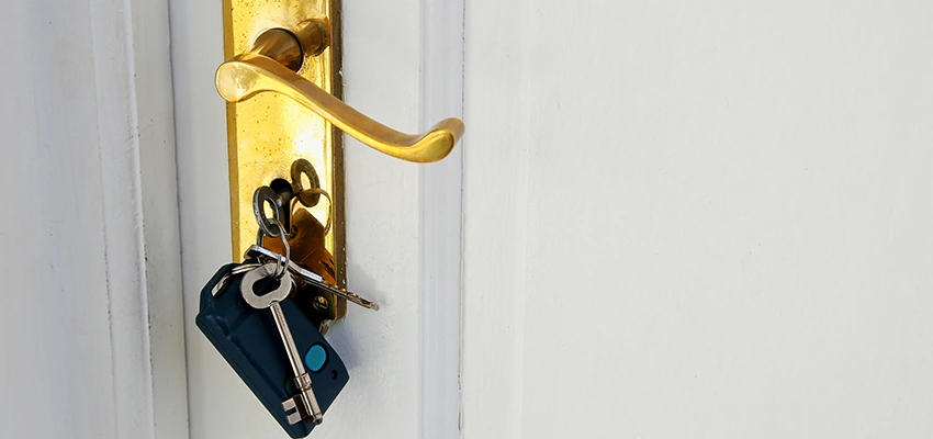 Broken Door Key Extraction in Glen Avon, CA